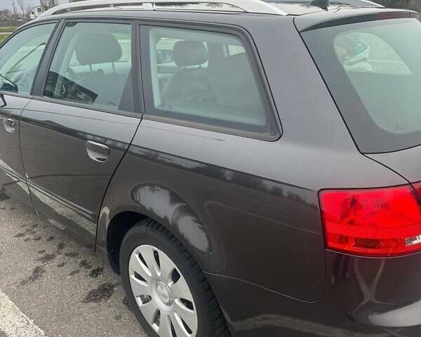 Сірий Ауді А4, об'ємом двигуна 2 л та пробігом 304 тис. км за 8200 $, фото 3 на Automoto.ua