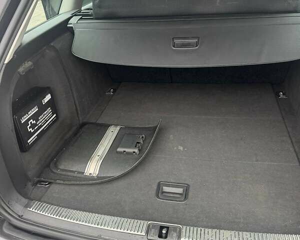 Сірий Ауді А4, об'ємом двигуна 2 л та пробігом 304 тис. км за 8200 $, фото 23 на Automoto.ua