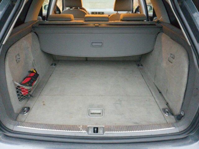 Сірий Ауді А4, об'ємом двигуна 0 л та пробігом 333 тис. км за 3500 $, фото 18 на Automoto.ua