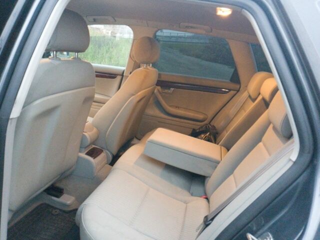 Серый Ауди А4, объемом двигателя 2.5 л и пробегом 333 тыс. км за 3000 $, фото 8 на Automoto.ua