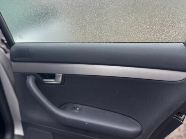 Серый Ауди А4, объемом двигателя 2 л и пробегом 271 тыс. км за 3399 $, фото 11 на Automoto.ua