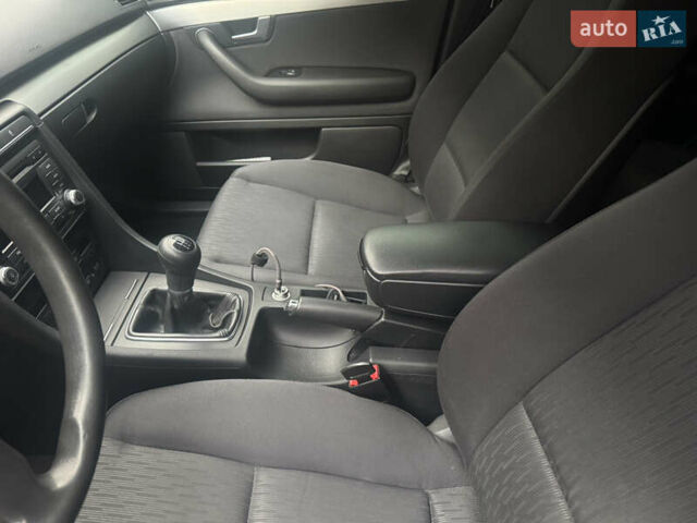 Сірий Ауді А4, об'ємом двигуна 1.6 л та пробігом 227 тис. км за 7000 $, фото 13 на Automoto.ua