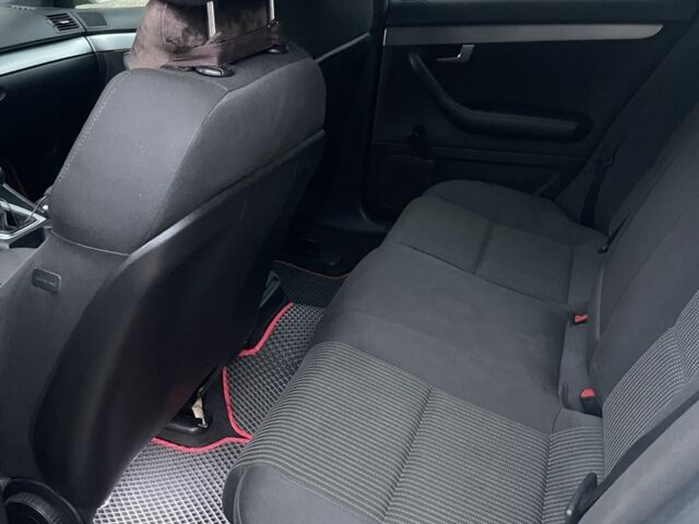 Сірий Ауді А4, об'ємом двигуна 2 л та пробігом 400 тис. км за 3900 $, фото 4 на Automoto.ua