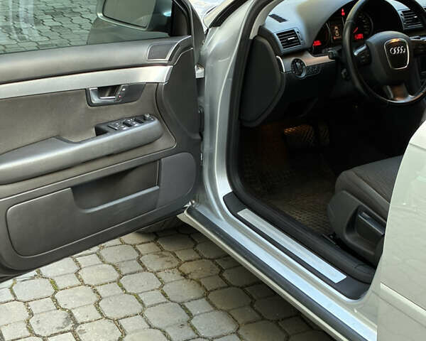 Серый Ауди А4, объемом двигателя 1.8 л и пробегом 270 тыс. км за 6000 $, фото 33 на Automoto.ua