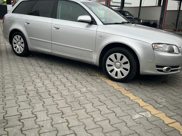 Серый Ауди А4, объемом двигателя 2 л и пробегом 170 тыс. км за 3499 $, фото 2 на Automoto.ua