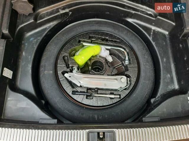 Сірий Ауді А4, об'ємом двигуна 1.6 л та пробігом 247 тис. км за 7750 $, фото 85 на Automoto.ua