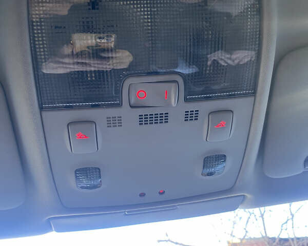 Сірий Ауді А4, об'ємом двигуна 1.97 л та пробігом 301 тис. км за 6599 $, фото 9 на Automoto.ua