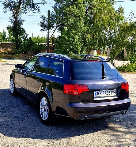 Серый Ауди А4, объемом двигателя 2 л и пробегом 300 тыс. км за 6900 $, фото 2 на Automoto.ua
