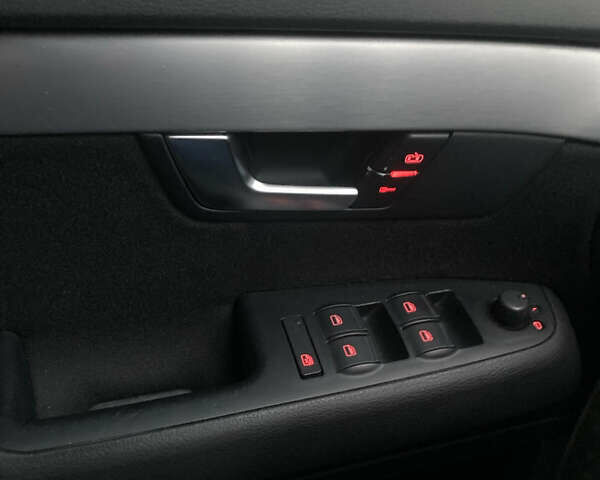 Серый Ауди А4, объемом двигателя 1.98 л и пробегом 223 тыс. км за 7500 $, фото 10 на Automoto.ua