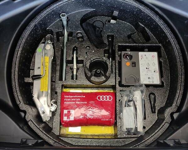 Серый Ауди А4, объемом двигателя 1.6 л и пробегом 186 тыс. км за 8200 $, фото 31 на Automoto.ua