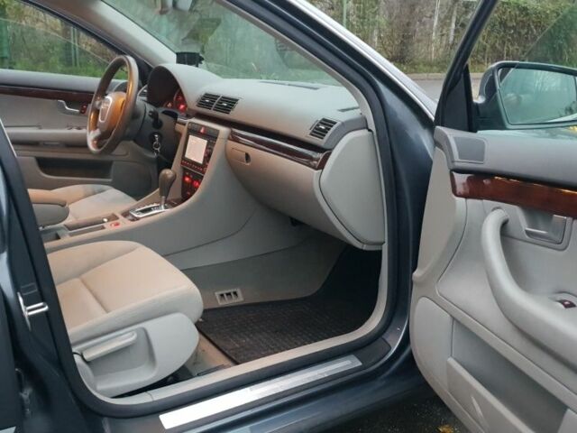 Серый Ауди А4, объемом двигателя 2.5 л и пробегом 333 тыс. км за 3000 $, фото 7 на Automoto.ua