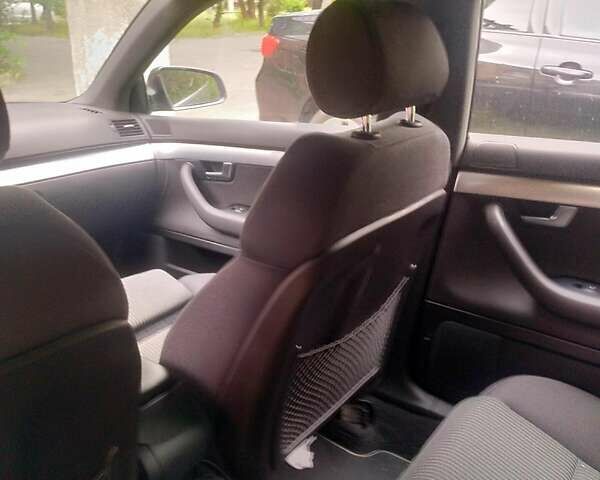 Серый Ауди А4, объемом двигателя 2 л и пробегом 270 тыс. км за 7500 $, фото 3 на Automoto.ua