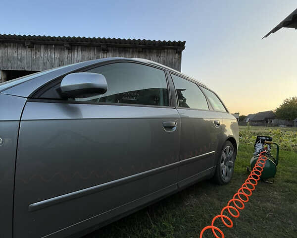 Сірий Ауді А4, об'ємом двигуна 2 л та пробігом 425 тис. км за 6000 $, фото 4 на Automoto.ua