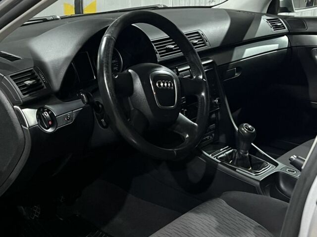 Серый Ауди А4, объемом двигателя 2 л и пробегом 284 тыс. км за 5600 $, фото 6 на Automoto.ua