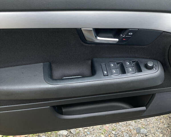 Серый Ауди А4, объемом двигателя 1.98 л и пробегом 223 тыс. км за 7500 $, фото 9 на Automoto.ua