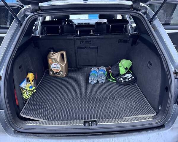 Сірий Ауді А4, об'ємом двигуна 2 л та пробігом 301 тис. км за 6800 $, фото 15 на Automoto.ua