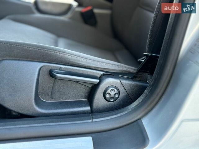 Сірий Ауді А4, об'ємом двигуна 1.99 л та пробігом 300 тис. км за 6450 $, фото 15 на Automoto.ua