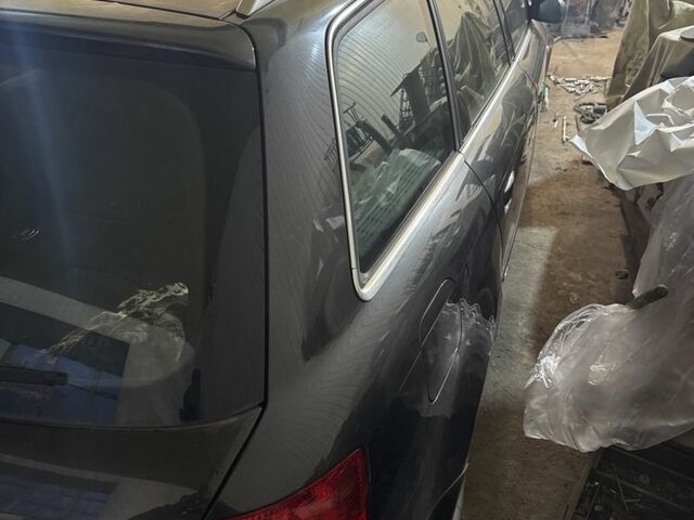 Серый Ауди А4, объемом двигателя 2 л и пробегом 300 тыс. км за 4900 $, фото 2 на Automoto.ua