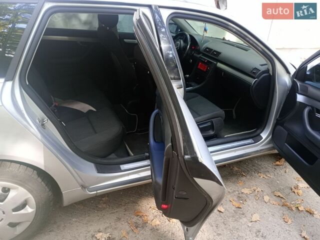 Сірий Ауді А4, об'ємом двигуна 2 л та пробігом 300 тис. км за 6000 $, фото 4 на Automoto.ua