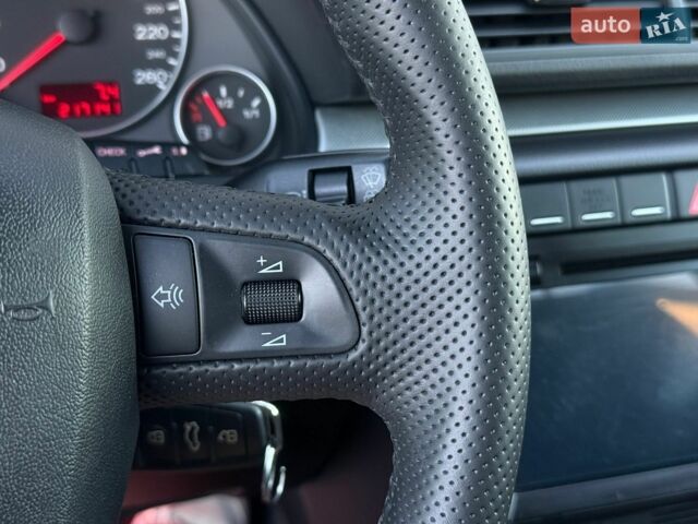 Сірий Ауді А4, об'ємом двигуна 1.8 л та пробігом 217 тис. км за 7500 $, фото 46 на Automoto.ua