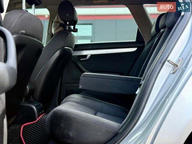Серый Ауди А4, объемом двигателя 2 л и пробегом 305 тыс. км за 6200 $, фото 44 на Automoto.ua