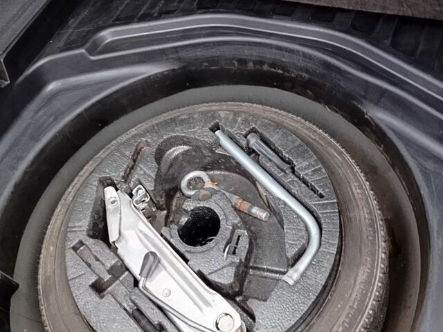 Сірий Ауді А4, об'ємом двигуна 1.6 л та пробігом 228 тис. км за 6999 $, фото 11 на Automoto.ua