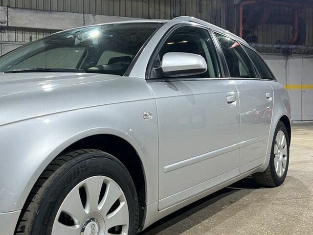 Серый Ауди А4, объемом двигателя 2 л и пробегом 284 тыс. км за 5600 $, фото 3 на Automoto.ua