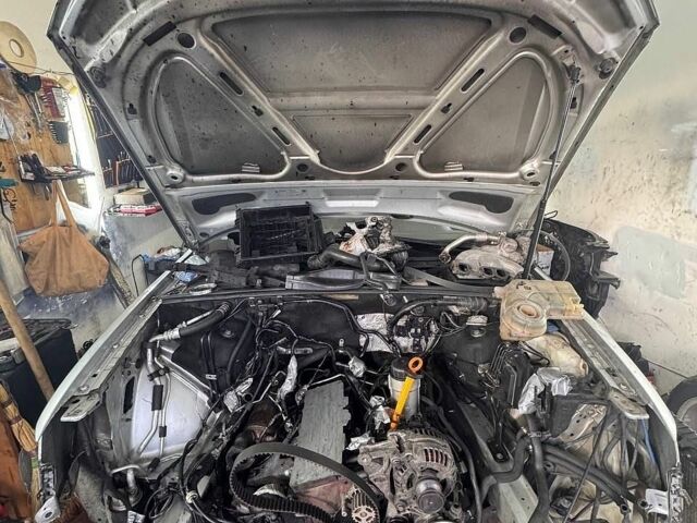 Серый Ауди А4, объемом двигателя 2 л и пробегом 430 тыс. км за 3500 $, фото 9 на Automoto.ua