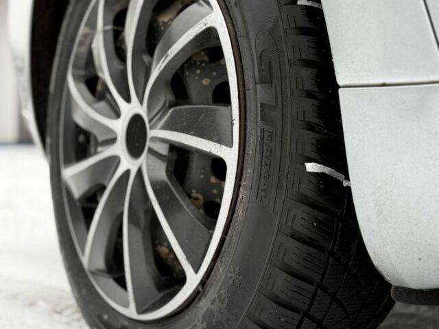 Серый Ауди А4, объемом двигателя 2 л и пробегом 370 тыс. км за 3600 $, фото 9 на Automoto.ua