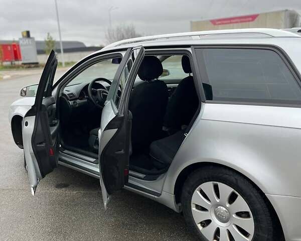 Сірий Ауді А4, об'ємом двигуна 1.97 л та пробігом 299 тис. км за 6300 $, фото 3 на Automoto.ua