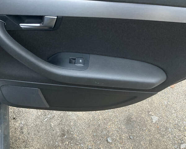 Серый Ауди А4, объемом двигателя 1.98 л и пробегом 223 тыс. км за 7500 $, фото 12 на Automoto.ua