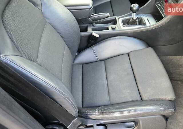 Сірий Ауді А4, об'ємом двигуна 2 л та пробігом 232 тис. км за 7200 $, фото 17 на Automoto.ua