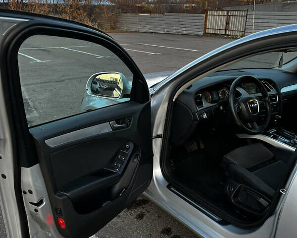 Серый Ауди А4, объемом двигателя 2 л и пробегом 246 тыс. км за 9500 $, фото 16 на Automoto.ua