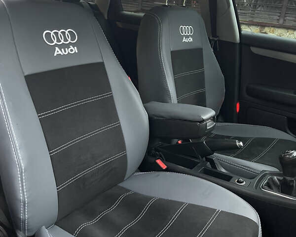 Сірий Ауді А4, об'ємом двигуна 1.6 л та пробігом 196 тис. км за 7700 $, фото 4 на Automoto.ua