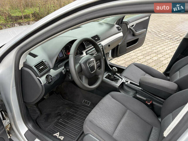Сірий Ауді А4, об'ємом двигуна 1.6 л та пробігом 198 тис. км за 6950 $, фото 28 на Automoto.ua