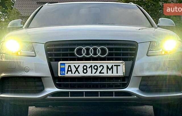 Сірий Ауді А4, об'ємом двигуна 2 л та пробігом 300 тис. км за 9400 $, фото 1 на Automoto.ua