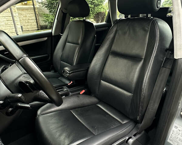 Сірий Ауді А4, об'ємом двигуна 1.8 л та пробігом 223 тис. км за 7200 $, фото 36 на Automoto.ua