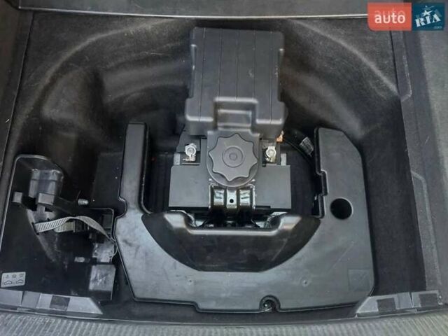 Серый Ауди А4, объемом двигателя 1.8 л и пробегом 224 тыс. км за 9800 $, фото 13 на Automoto.ua