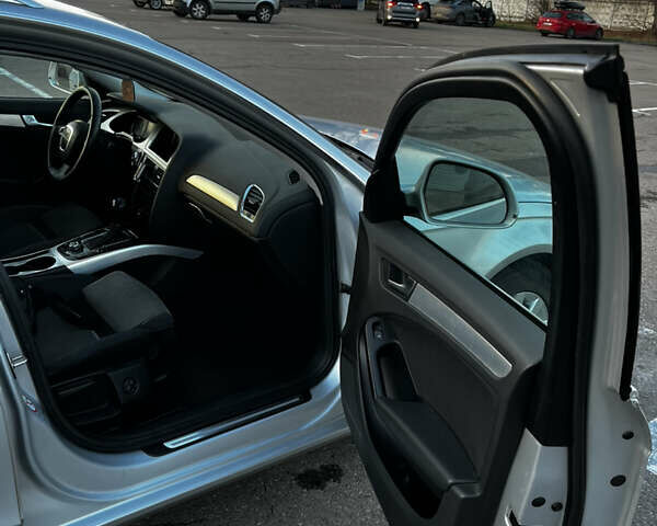 Серый Ауди А4, объемом двигателя 2 л и пробегом 246 тыс. км за 9500 $, фото 14 на Automoto.ua