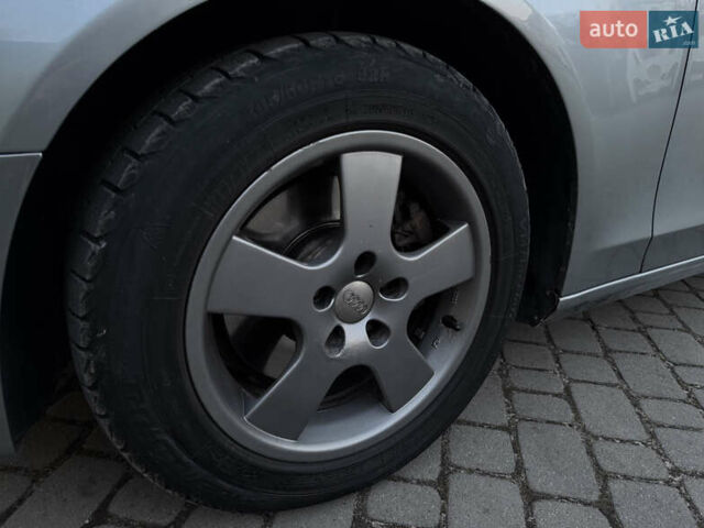 Серый Ауди А4, объемом двигателя 1.97 л и пробегом 367 тыс. км за 8800 $, фото 14 на Automoto.ua