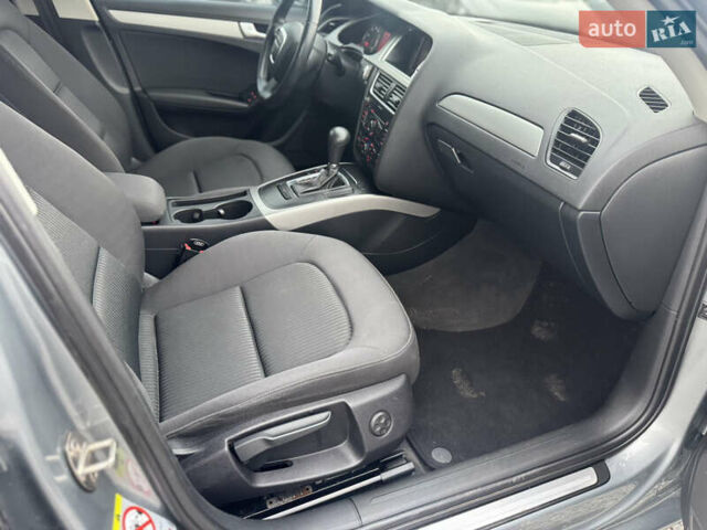 Сірий Ауді А4, об'ємом двигуна 1.8 л та пробігом 190 тис. км за 7999 $, фото 30 на Automoto.ua