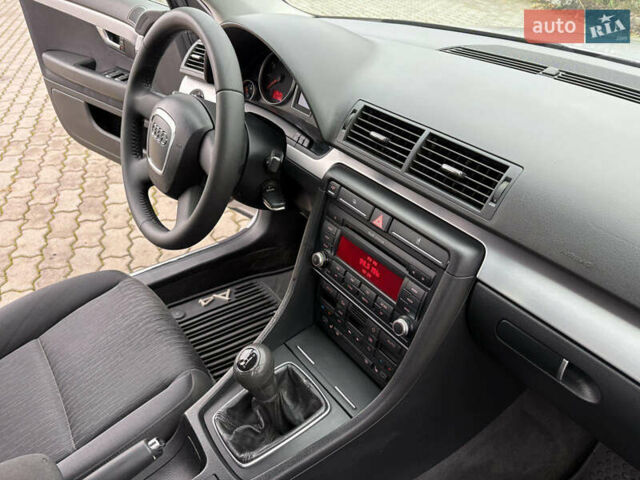 Сірий Ауді А4, об'ємом двигуна 1.6 л та пробігом 198 тис. км за 6950 $, фото 19 на Automoto.ua