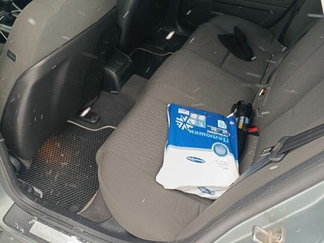 Серый Ауди А4, объемом двигателя 2 л и пробегом 3 тыс. км за 3750 $, фото 4 на Automoto.ua