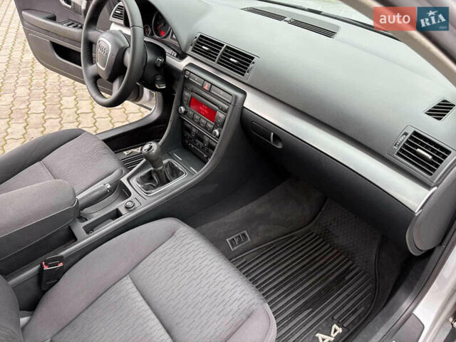 Сірий Ауді А4, об'ємом двигуна 1.6 л та пробігом 198 тис. км за 6950 $, фото 33 на Automoto.ua