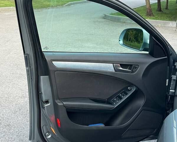 Сірий Ауді А4, об'ємом двигуна 2 л та пробігом 274 тис. км за 10000 $, фото 23 на Automoto.ua