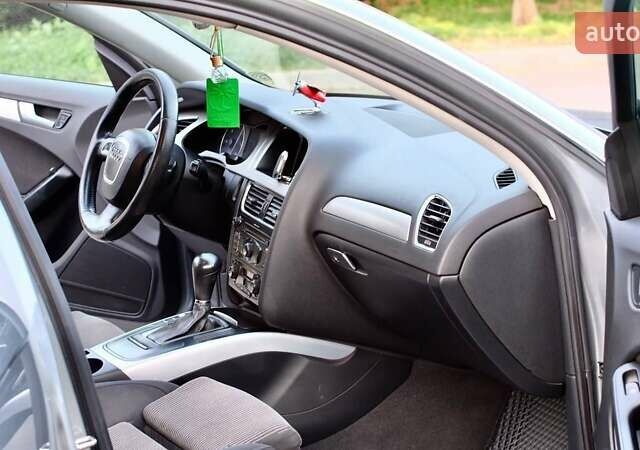 Сірий Ауді А4, об'ємом двигуна 2 л та пробігом 274 тис. км за 10000 $, фото 24 на Automoto.ua