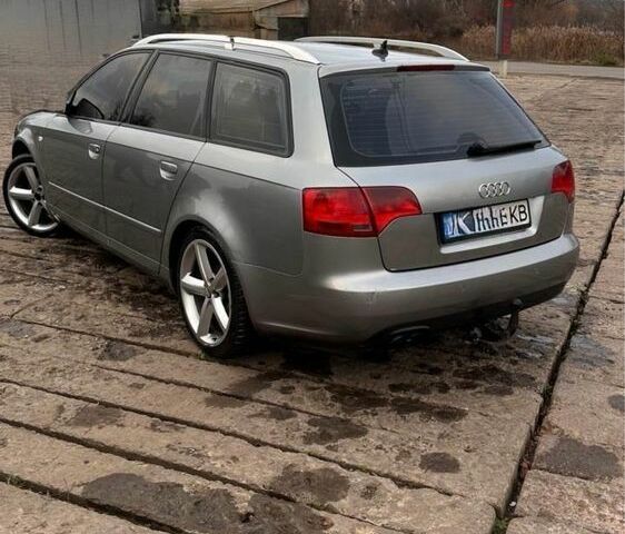 Серый Ауди А4, объемом двигателя 2 л и пробегом 400 тыс. км за 4781 $, фото 5 на Automoto.ua
