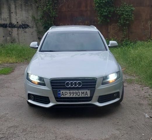 Сірий Ауді А4, об'ємом двигуна 2 л та пробігом 260 тис. км за 7500 $, фото 4 на Automoto.ua