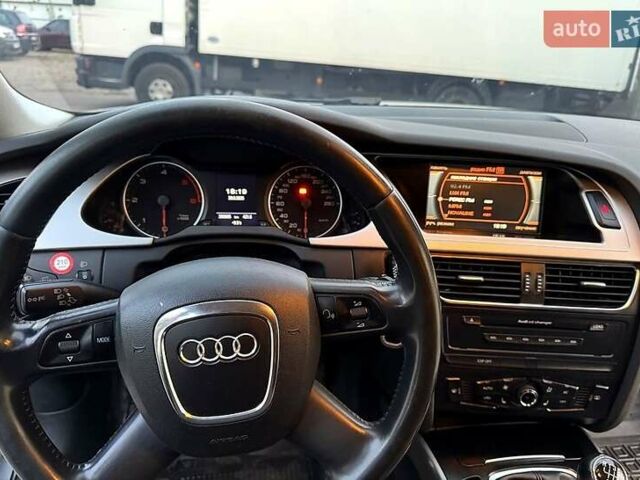 Сірий Ауді А4, об'ємом двигуна 2 л та пробігом 300 тис. км за 9400 $, фото 7 на Automoto.ua