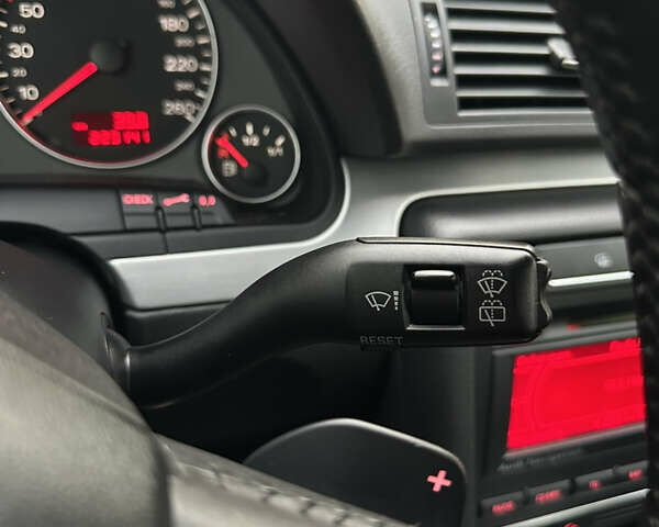 Сірий Ауді А4, об'ємом двигуна 1.8 л та пробігом 223 тис. км за 7200 $, фото 55 на Automoto.ua